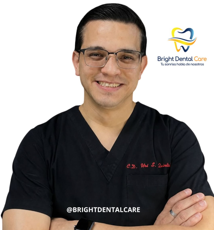Dr. Uri S. Quintal, especialista en odontología integral en Bright Dental Care