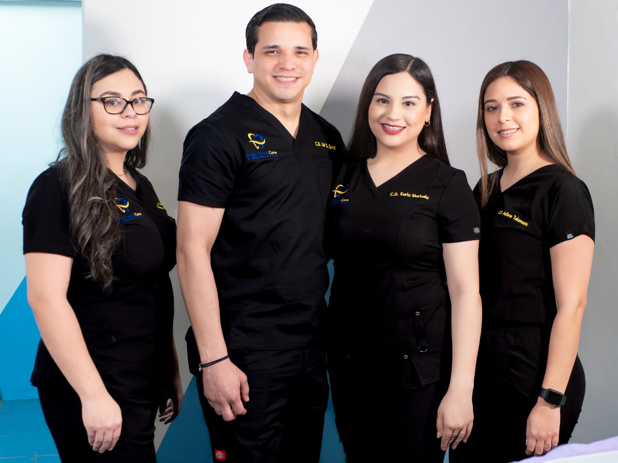 Equipo profesional de odontólogos de Bright Dental Care