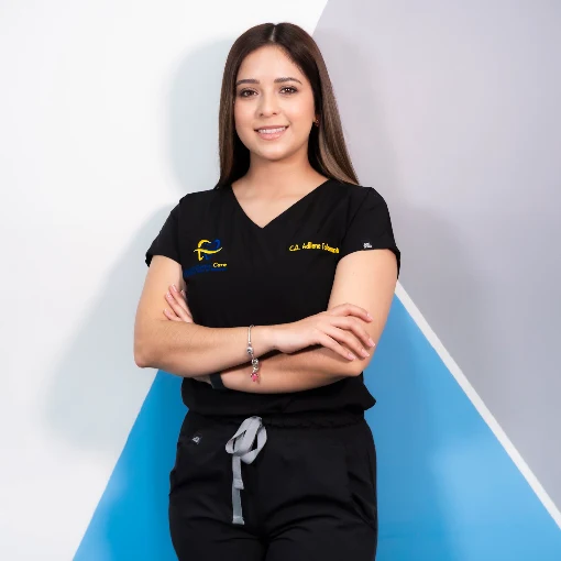 Equipo de Bright Dental Care atendiendo con profesionalismo